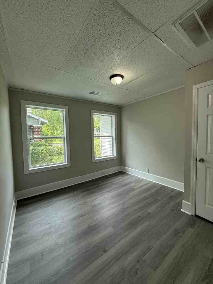 537 17th St Sw #1 - Photo 6 of 7