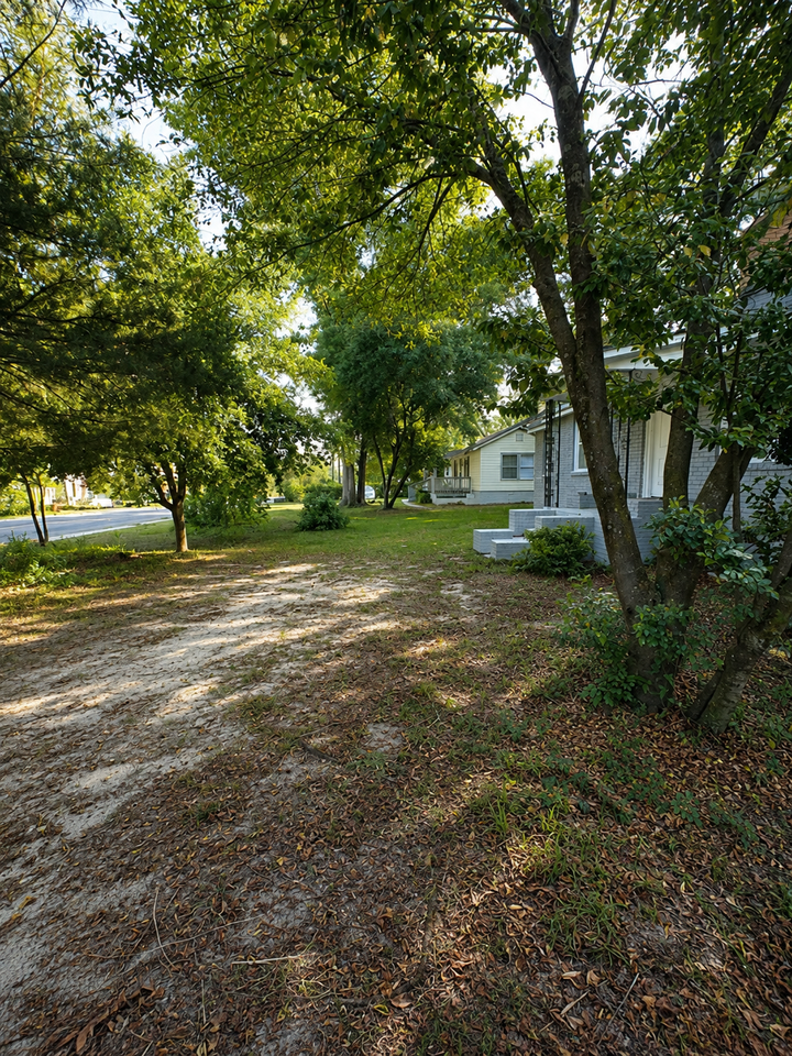 1515 Burton Ave #1 - Photo 4 of 18