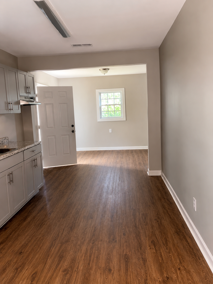 1515 Burton Ave #1 - Photo 6 of 18