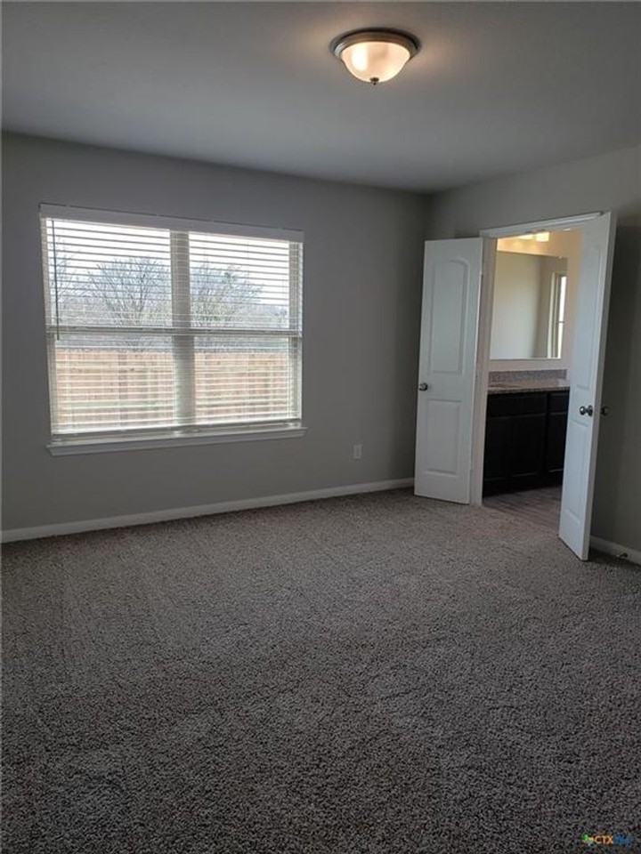 1907 Delano Dr - Photo 6 of 15