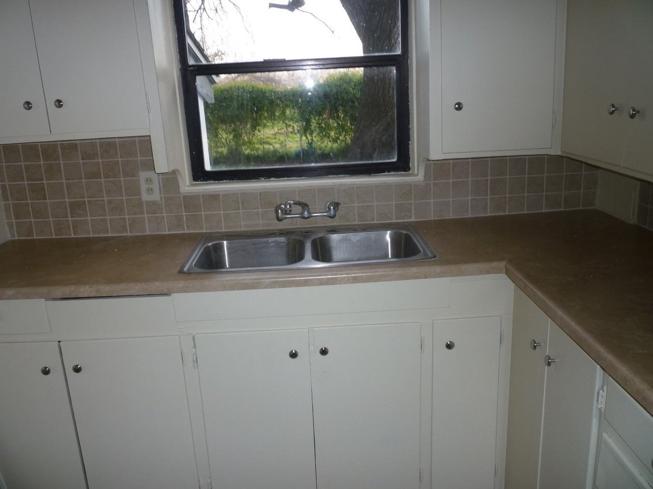 2291 Santa Clara Ave - Photo 3 of 20