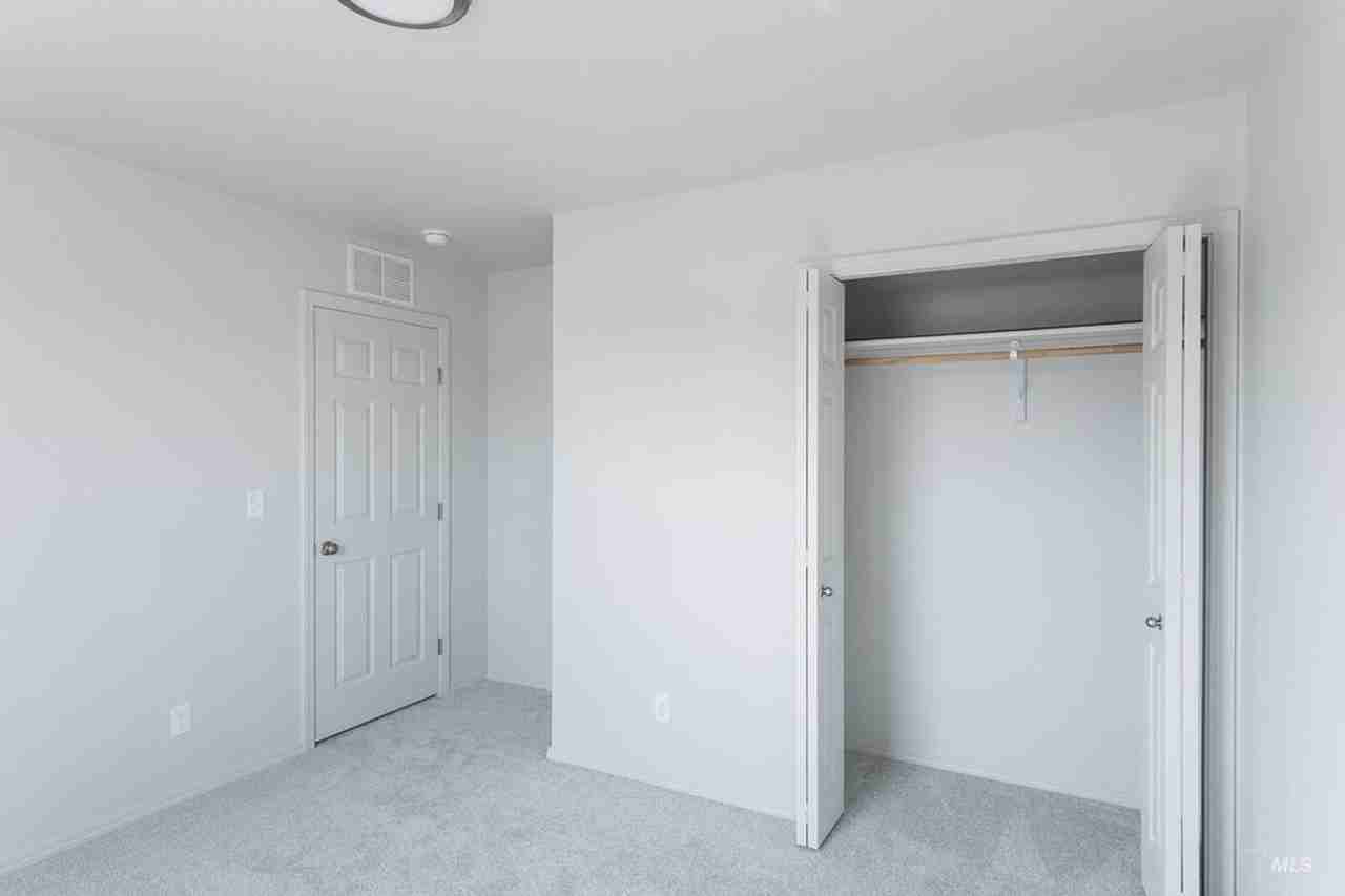 19556 Calais Ave - Photo 5 of 21