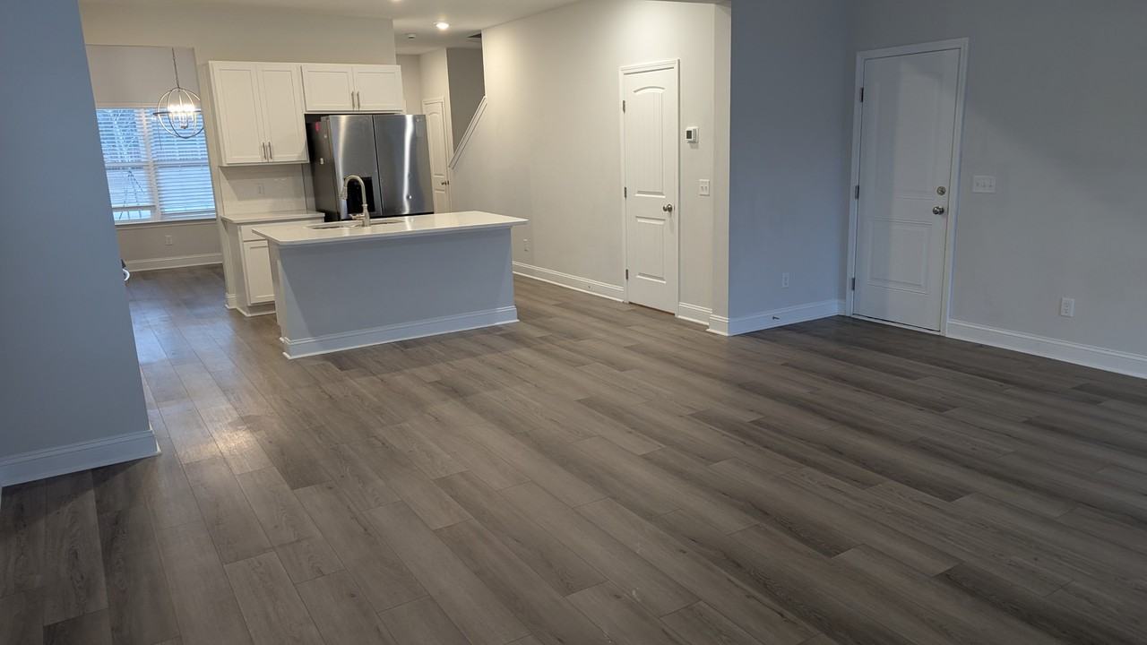 200 Glick Way - Photo 3 of 10