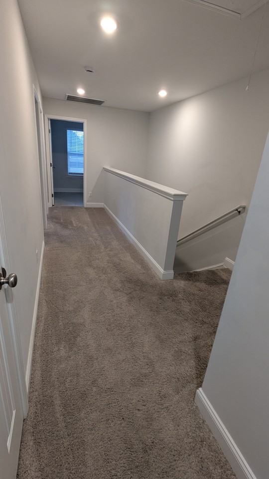 200 Glick Way - Photo 4 of 10