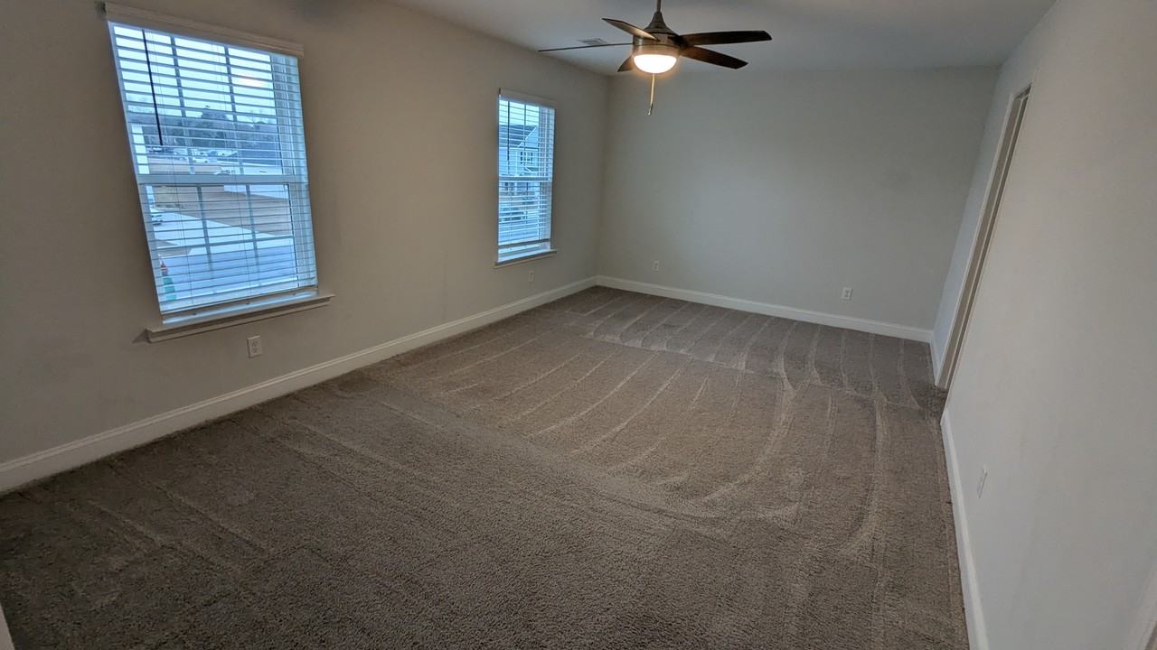 200 Glick Way - Photo 5 of 10