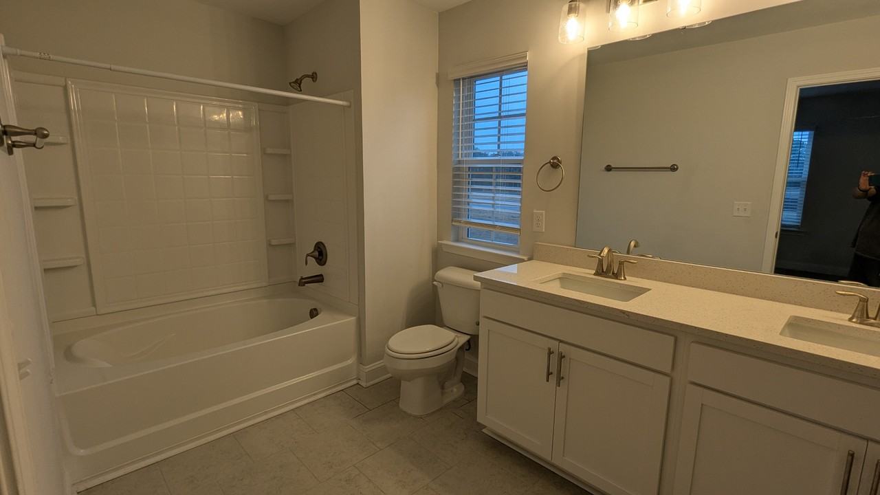 200 Glick Way - Photo 7 of 10