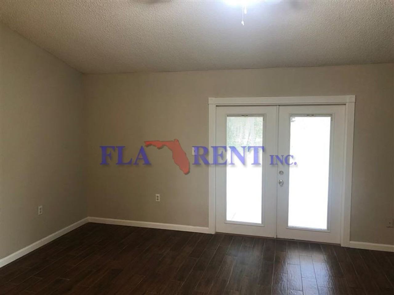 2820 Beckwith St - Photo 6 of 19