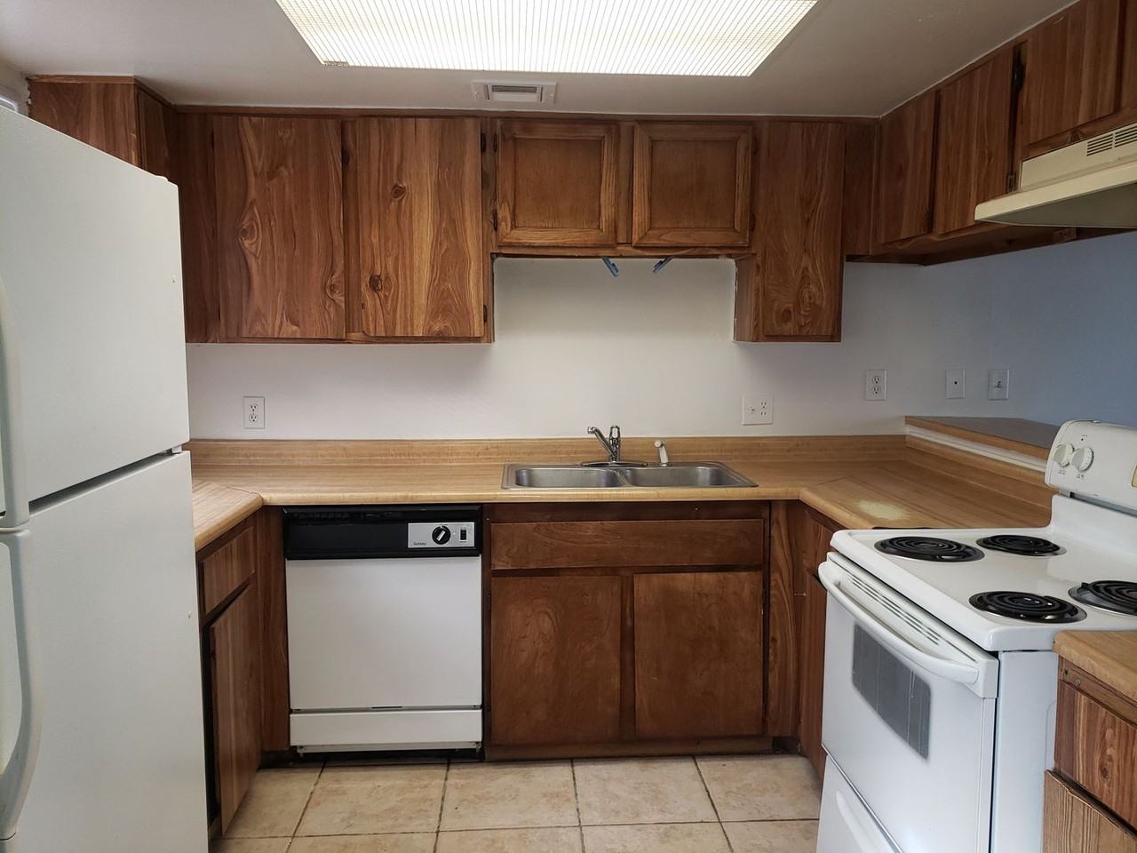 240 N Bruce St #C - Photo 4 of 16