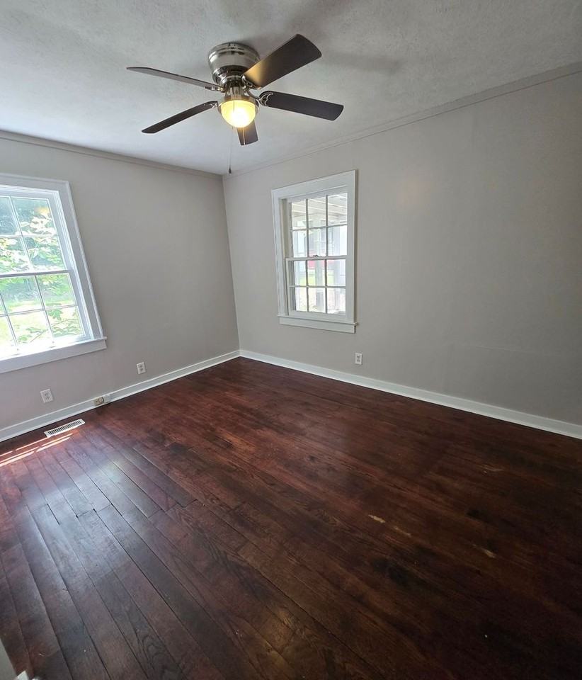 817 Lockwood Ave - Photo 7 of 12