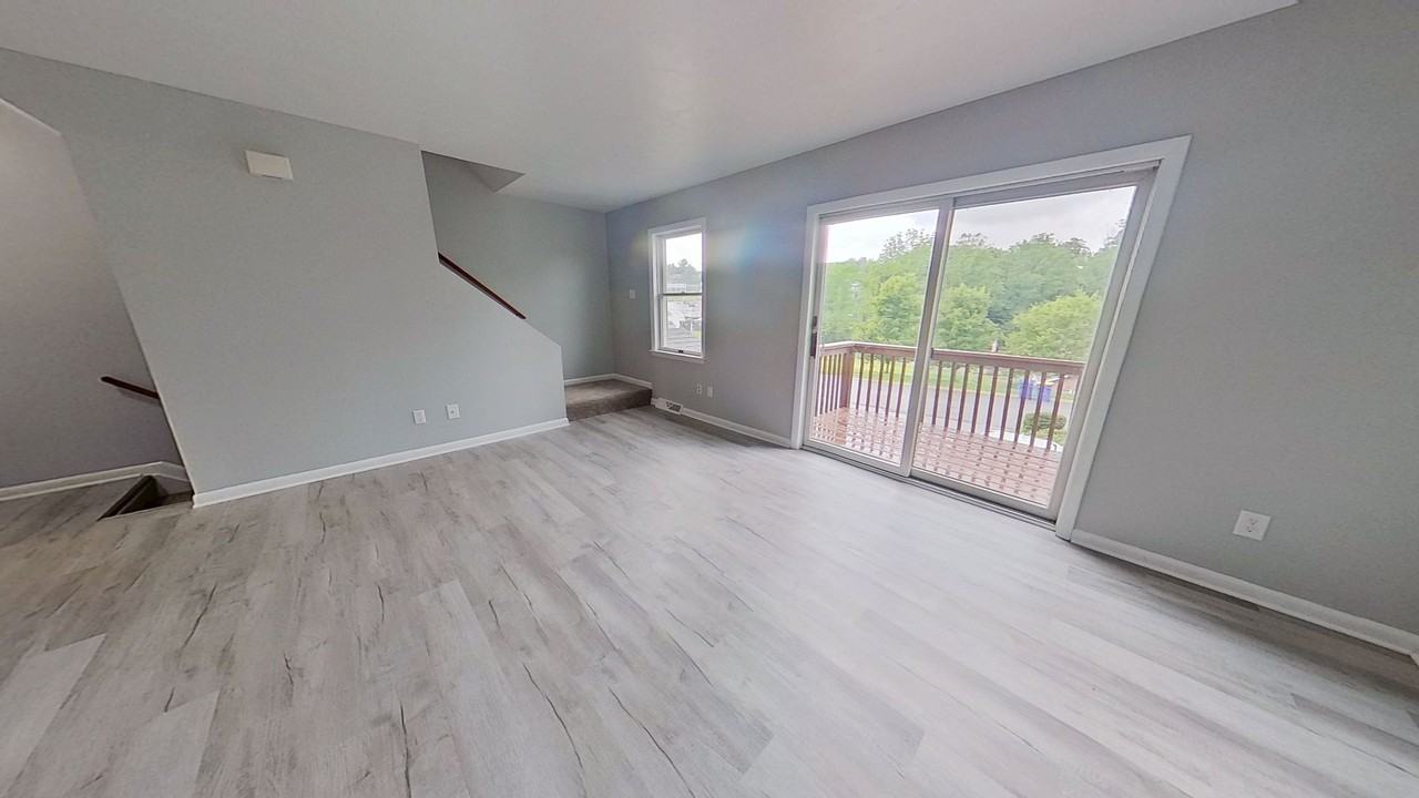 212 Ark Dr - Photo 2 of 8