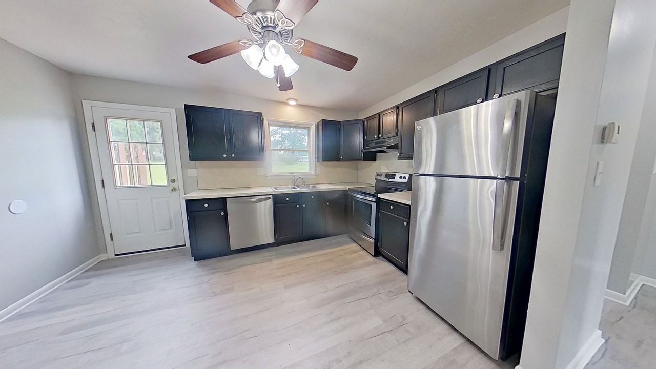 212 Ark Dr - Photo 4 of 8