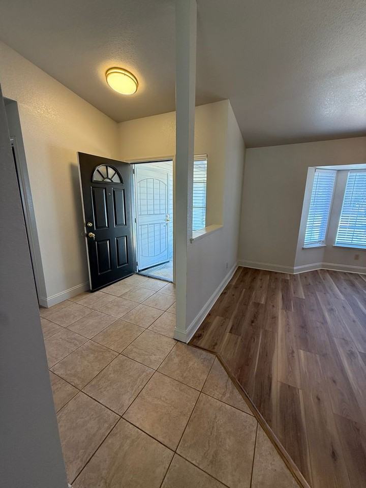 1949 Trumpet Dr - Photo 6 of 50
