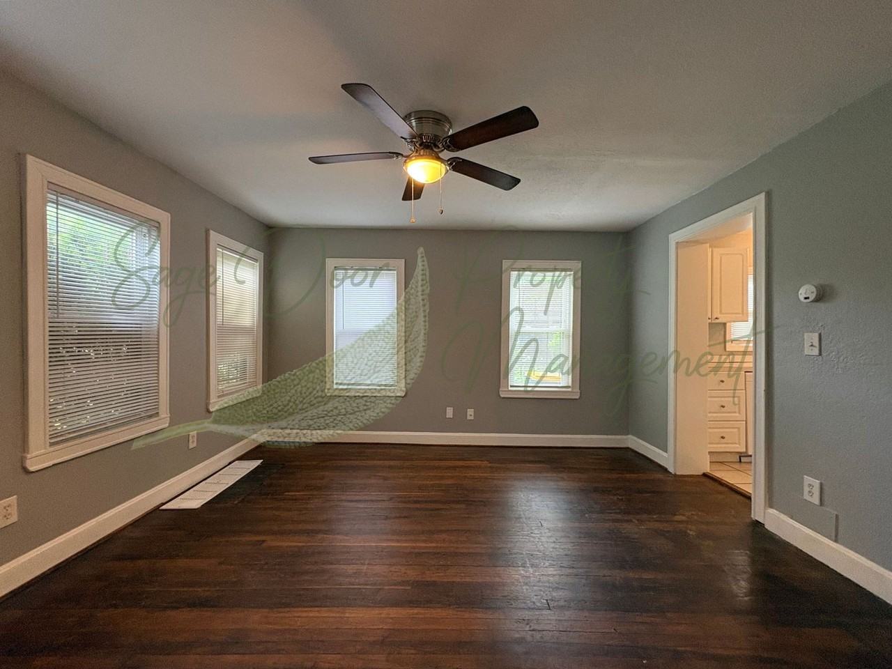 2420 E 51st St - Photo 6 of 26