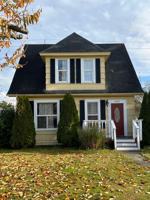 featured image of 2211 Walnut St