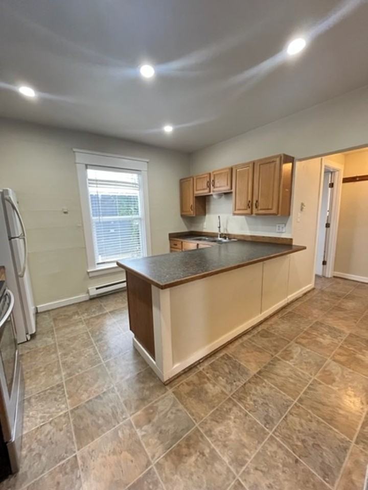 2211 Walnut St - Photo 6 of 20