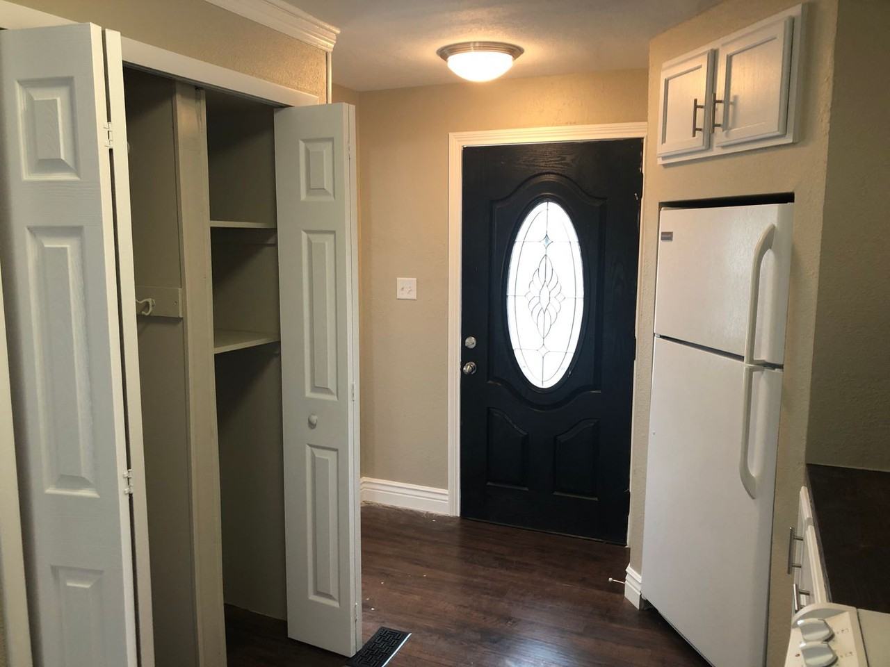 607 Curdes Ave - Photo 2 of 19