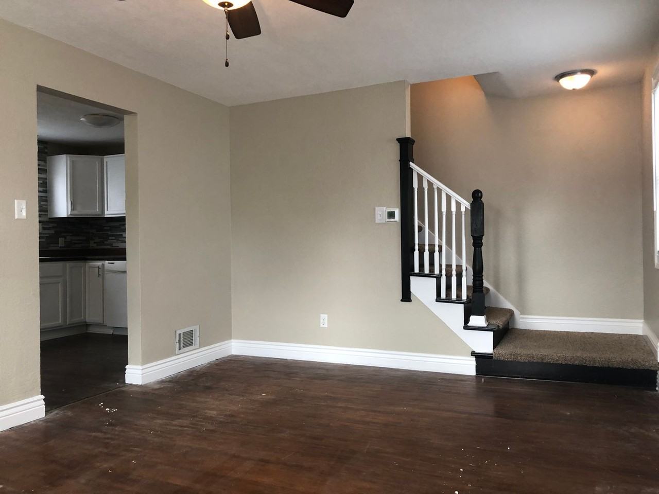 607 Curdes Ave - Photo 5 of 19