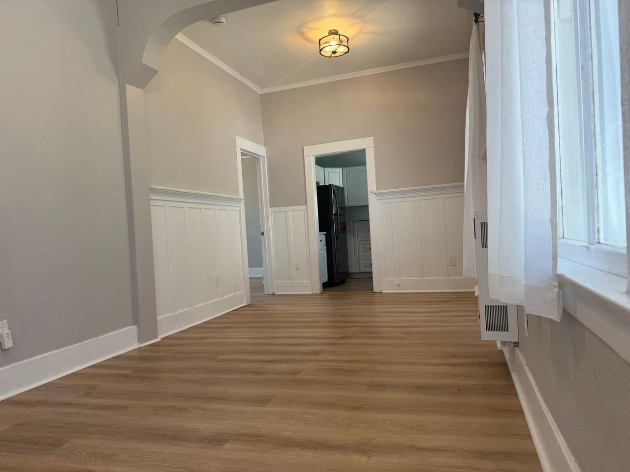 423 W 14th St - Photo 4 of 15