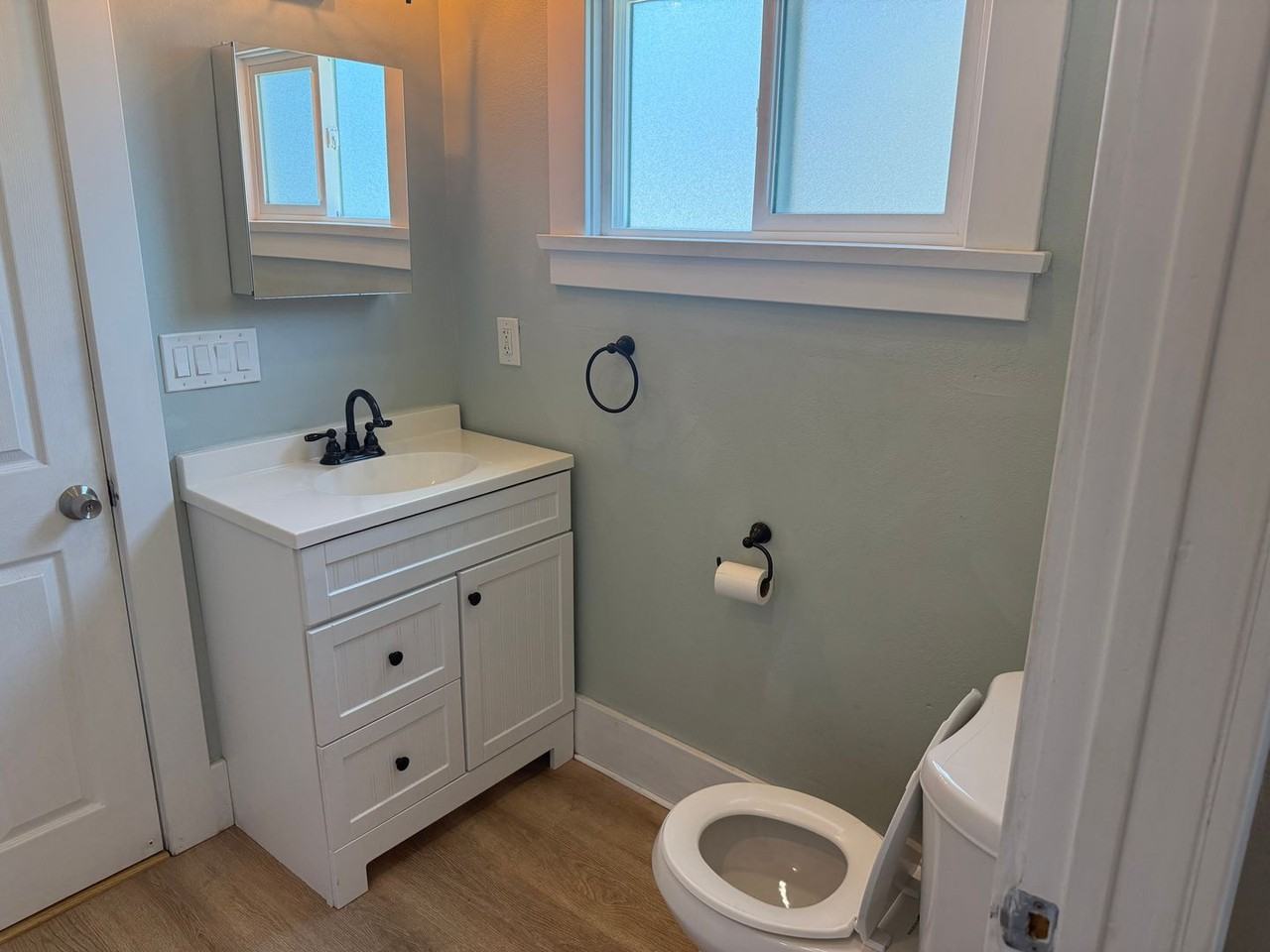 423 W 14th St - Photo 5 of 15