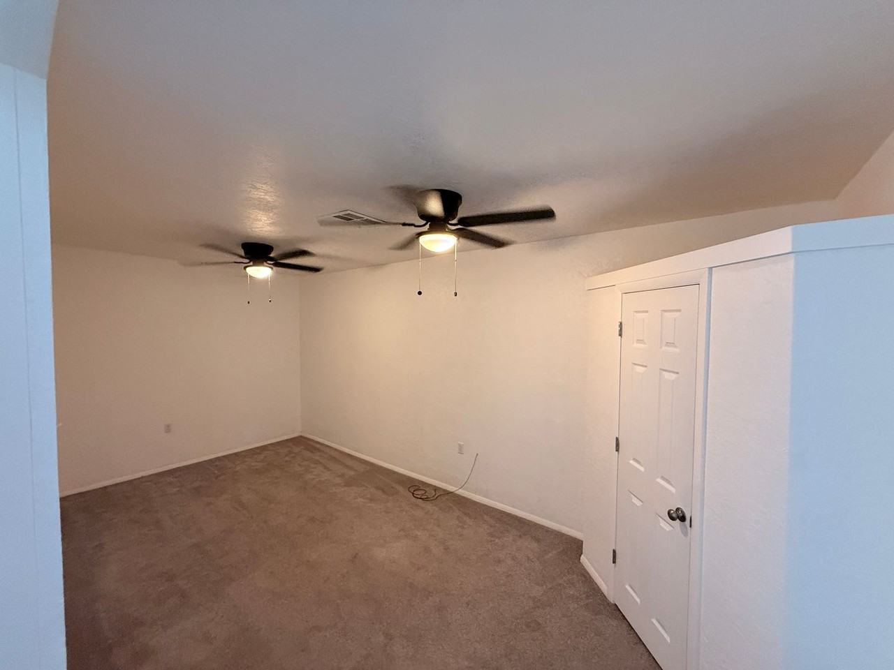 6111 Nw Euclid Ave - Photo 7 of 11