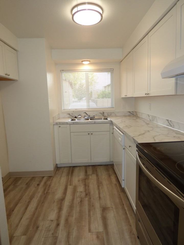 4116 Lancaster Dr Ne - Photo 2 of 30