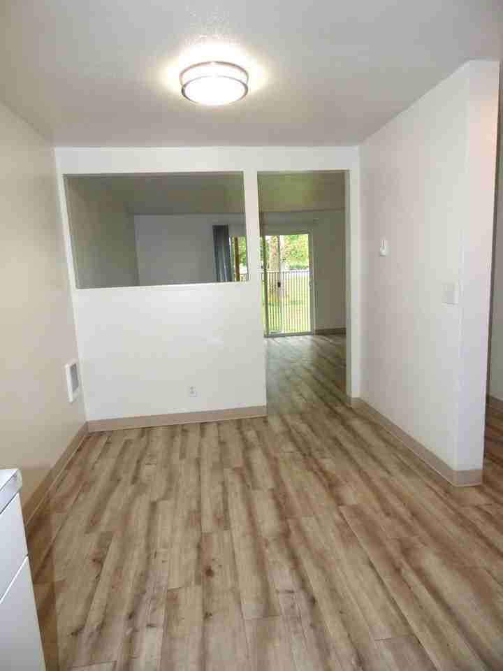 4116 Lancaster Dr Ne - Photo 3 of 30