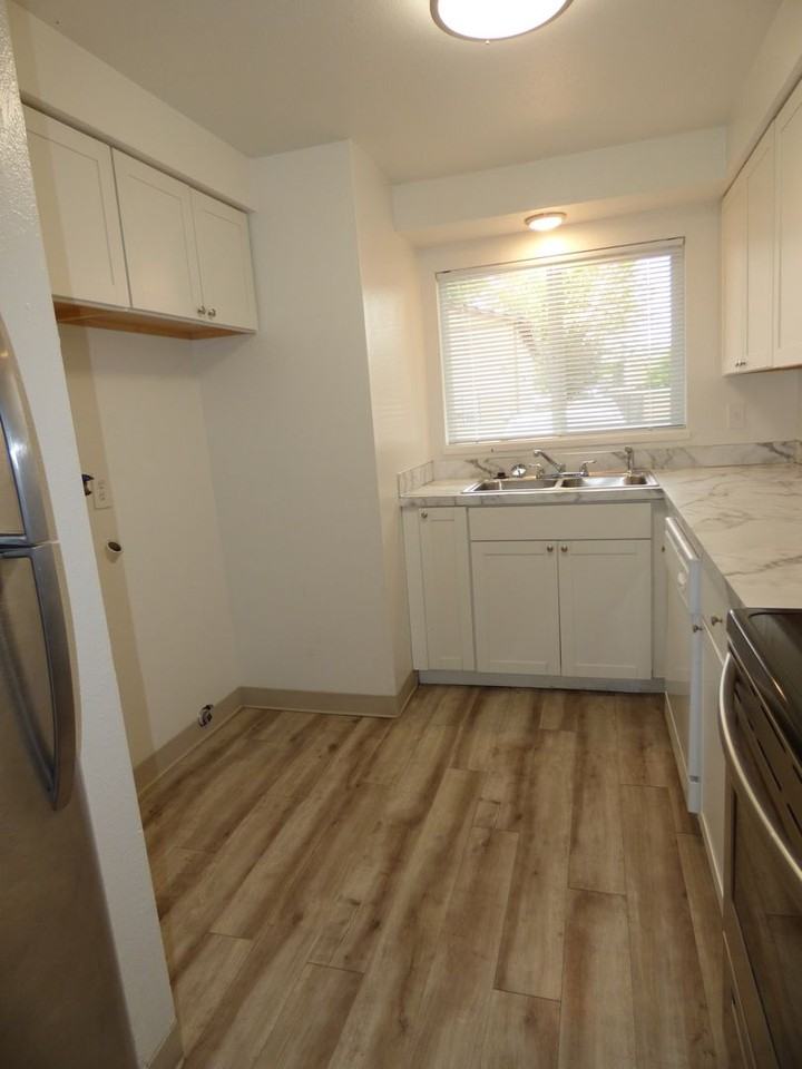 4116 Lancaster Dr Ne - Photo 4 of 30