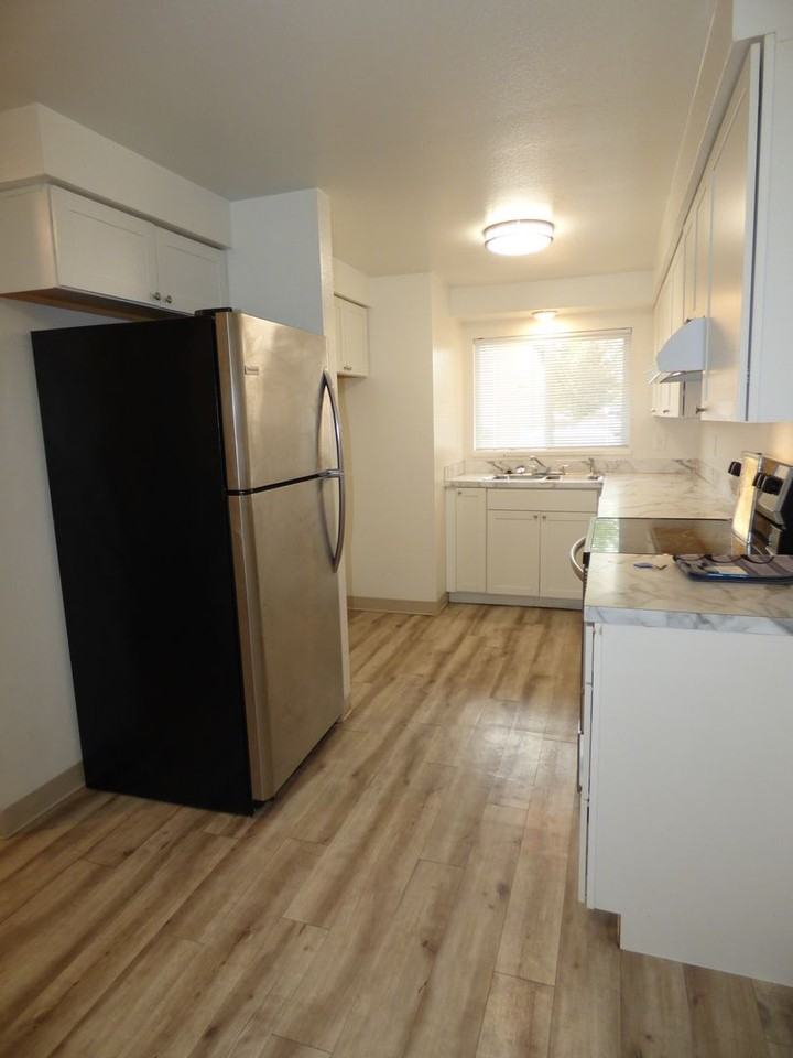 4116 Lancaster Dr Ne - Photo 5 of 30