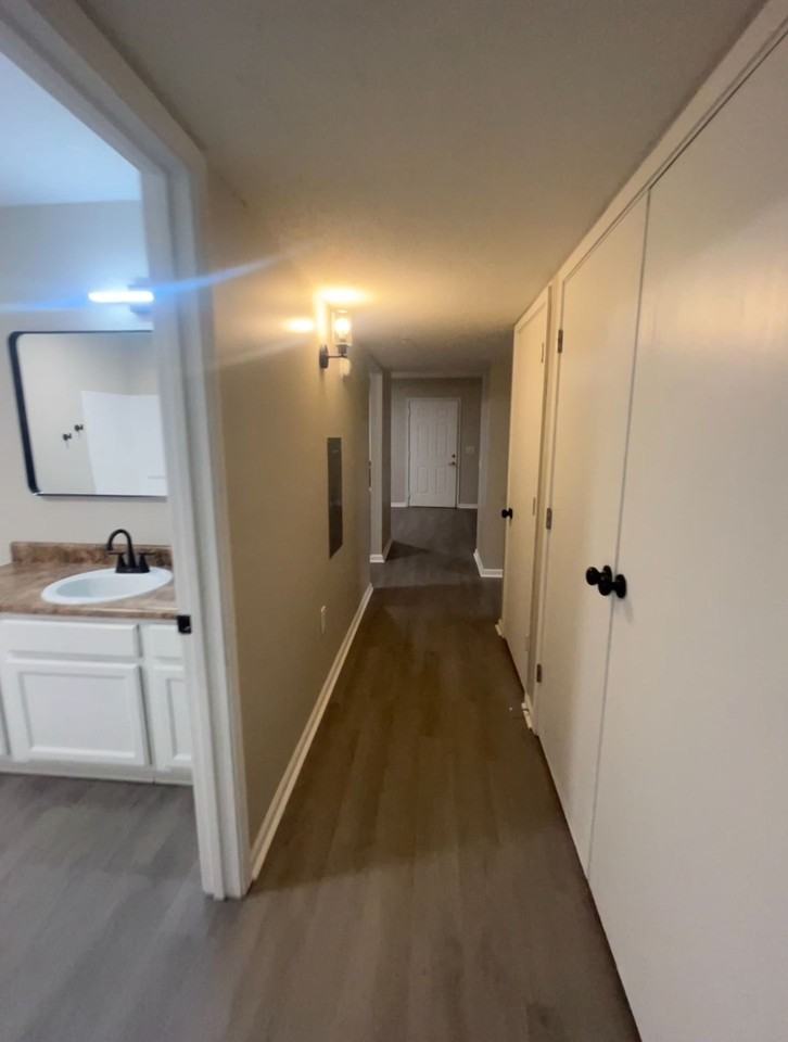 Captain's Landing Apartments - Photo 7 of 15