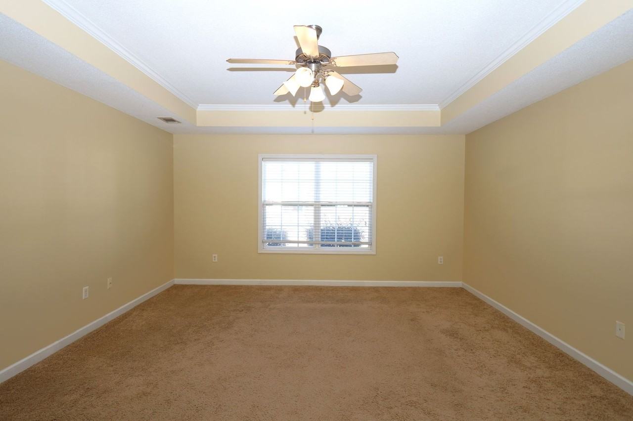 7410 Northcreek Cir - Photo 2 of 12