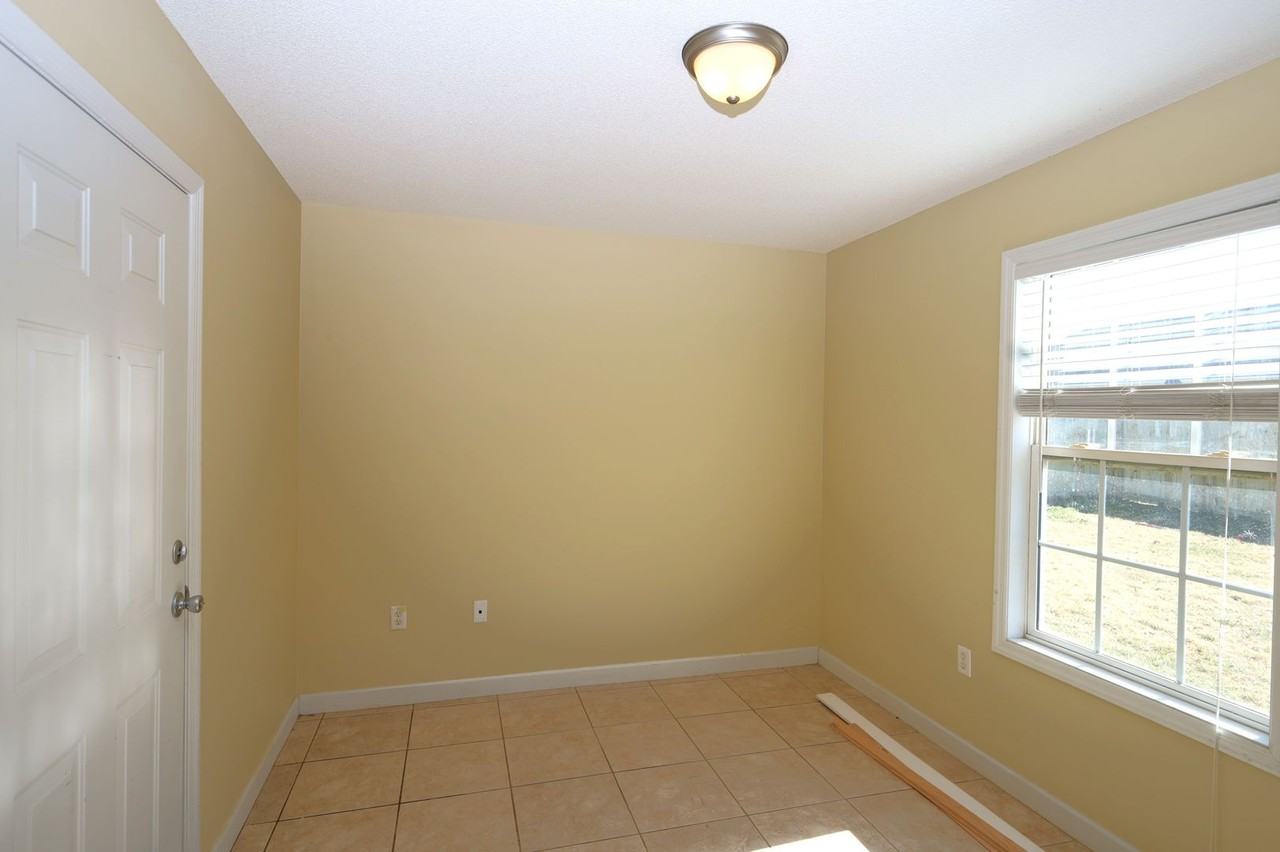 7410 Northcreek Cir - Photo 3 of 12