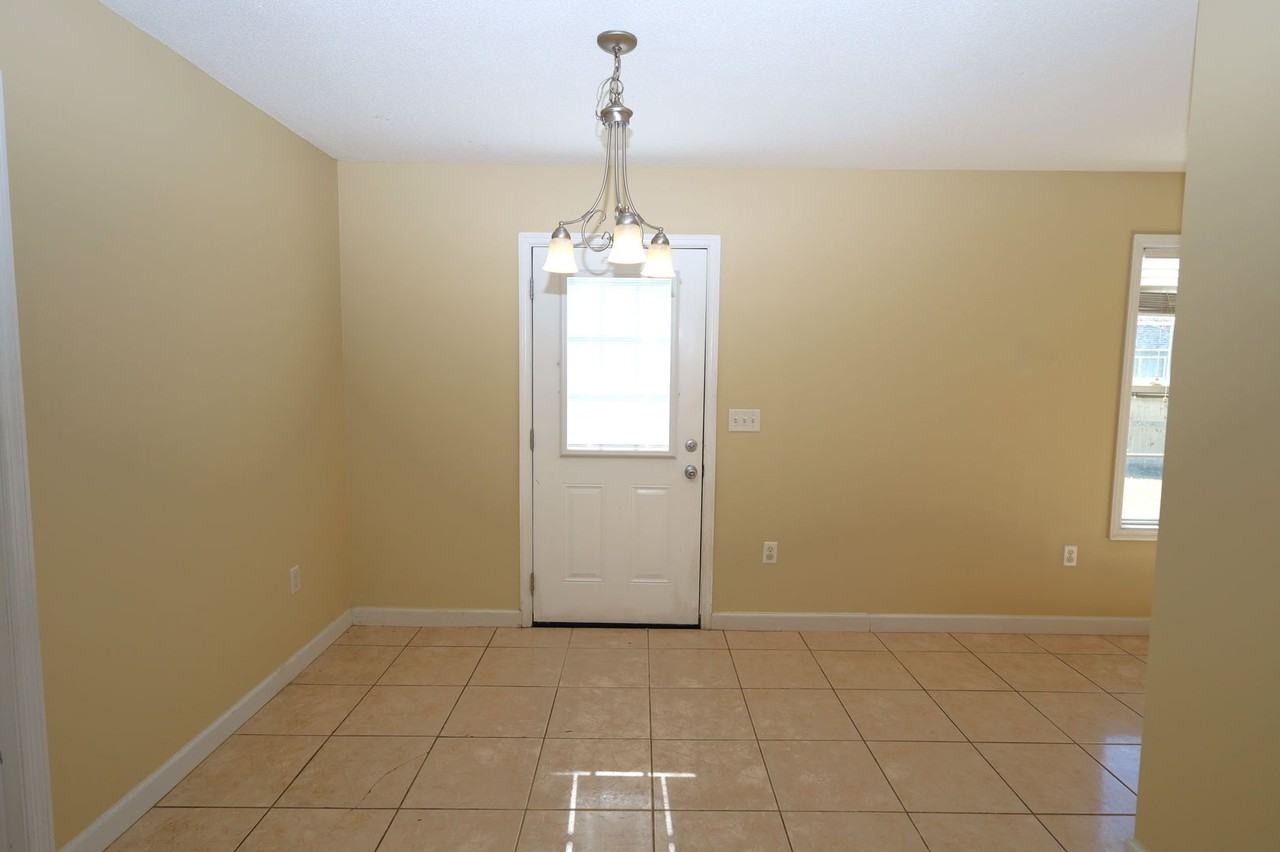 7410 Northcreek Cir - Photo 4 of 12