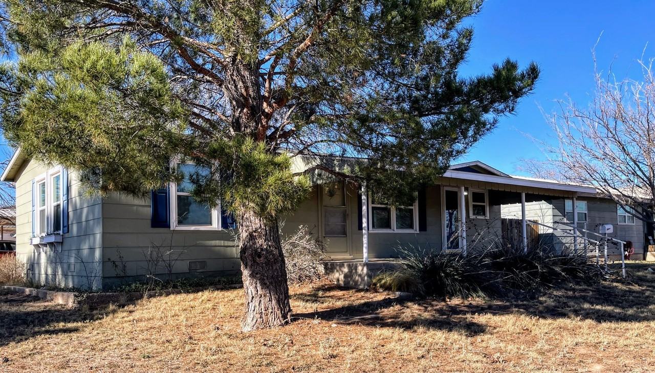 3713 Noble Dr - Photo 3 of 23