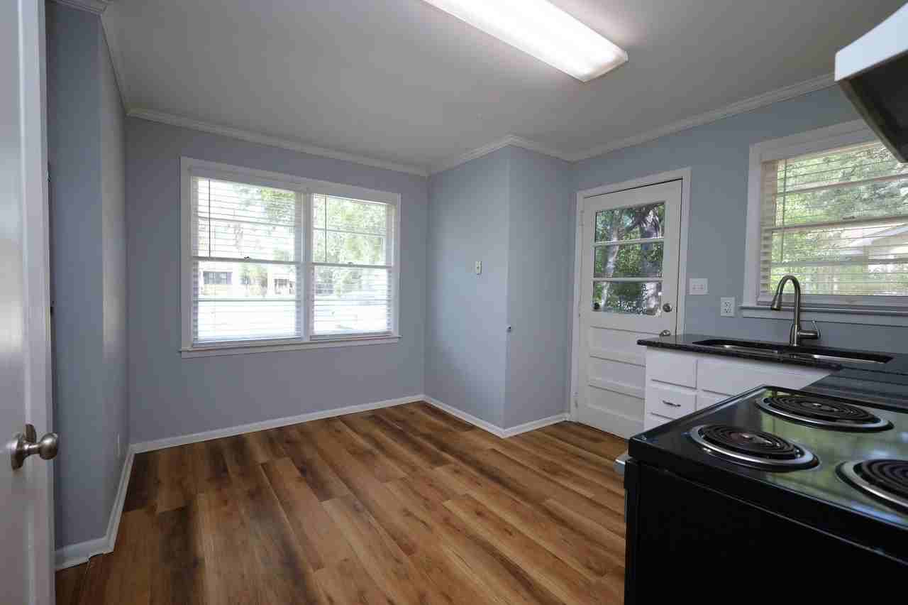 1709 Azalea Dr #B - Photo 4 of 11