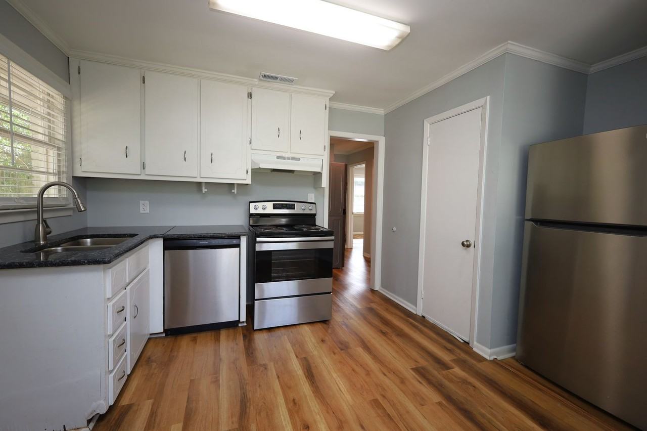 1709 Azalea Dr #B - Photo 5 of 11