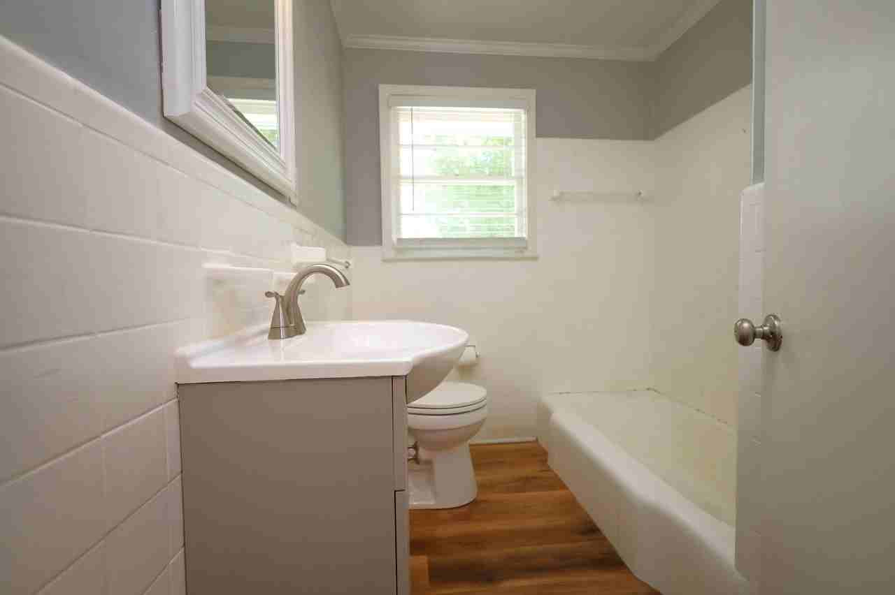 1709 Azalea Dr #B - Photo 7 of 9