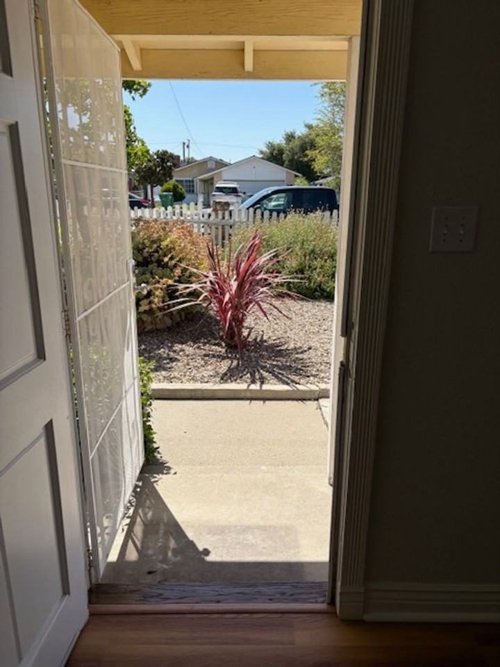 183 E Dana St - Photo 7 of 24