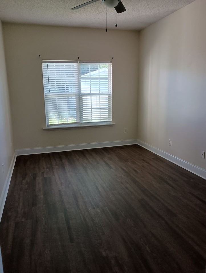 125 Summerfield Dr - Photo 4 of 17