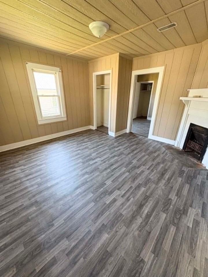 310 Mckenna St - Photo 5 of 9