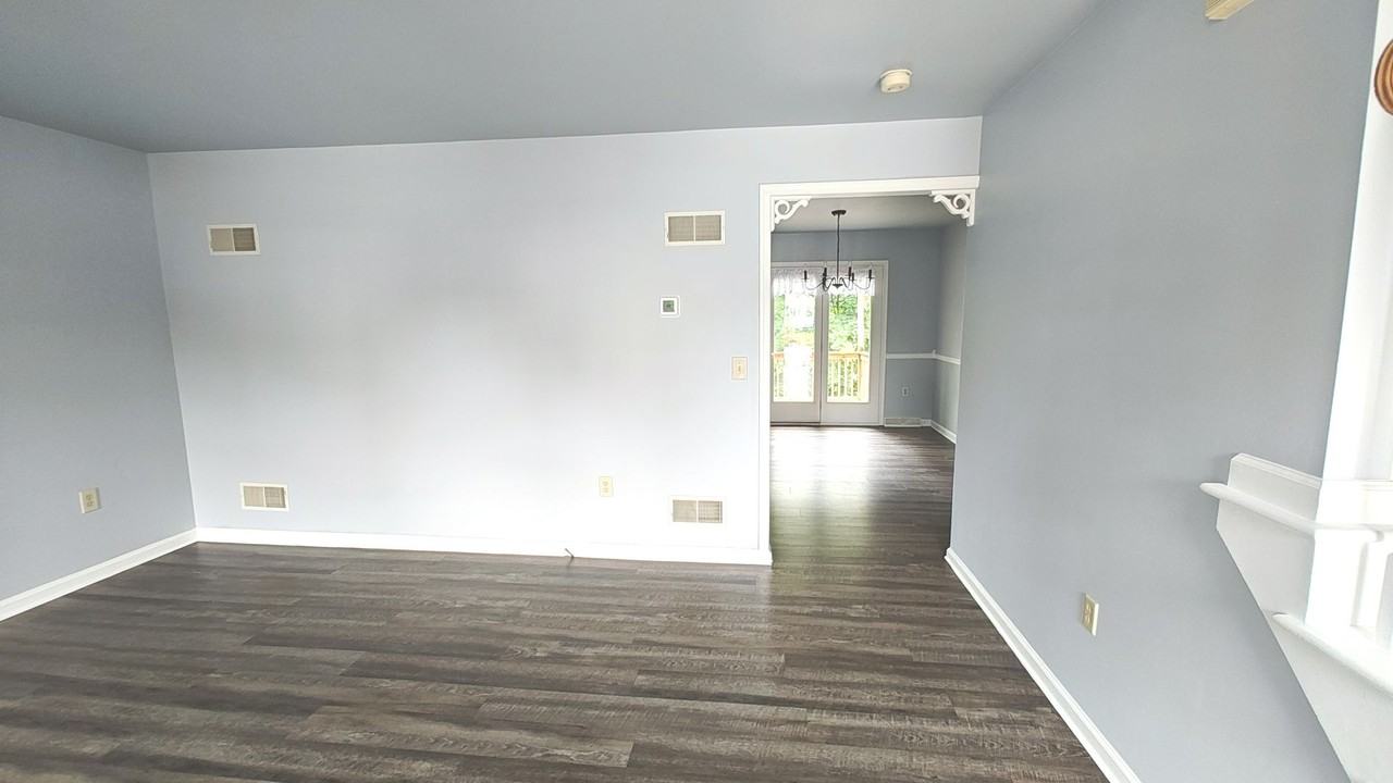 52 Michael Ct - Photo 3 of 37