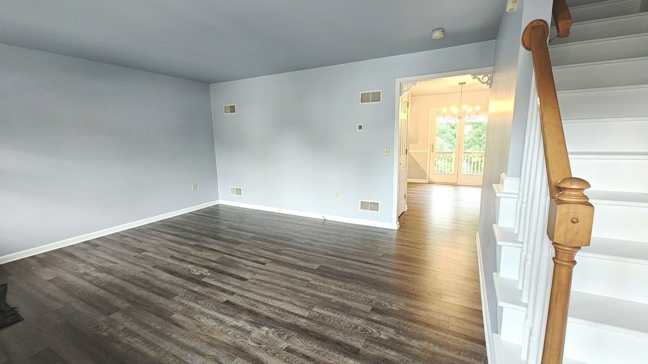 52 Michael Ct - Photo 5 of 37