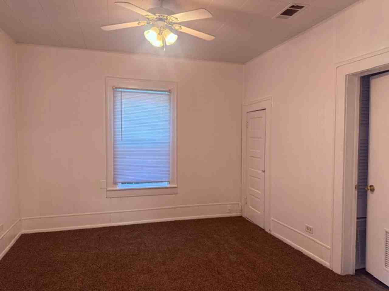 2401 Mckenzie Ave - Photo 3 of 11