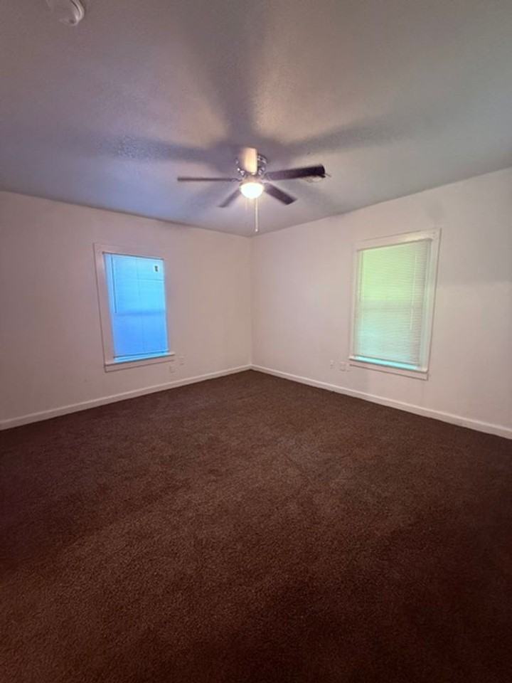 2401 Mckenzie Ave - Photo 7 of 11