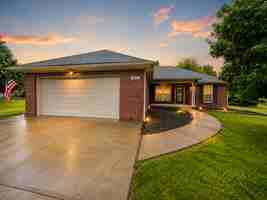 featured image of 1547 Overlook Cir