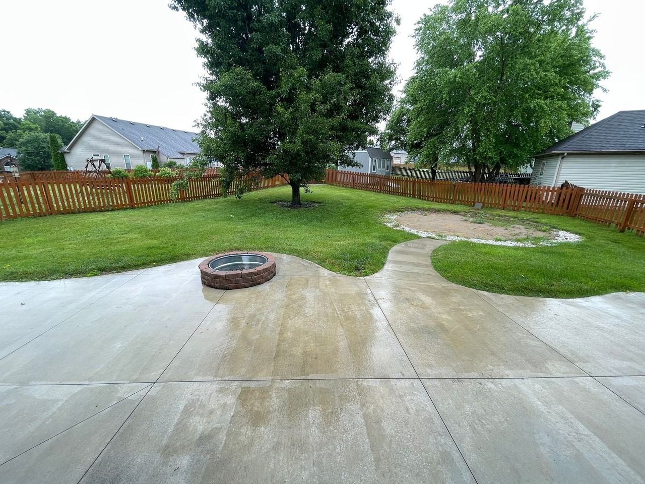 1547 Overlook Cir - Photo 3 of 27