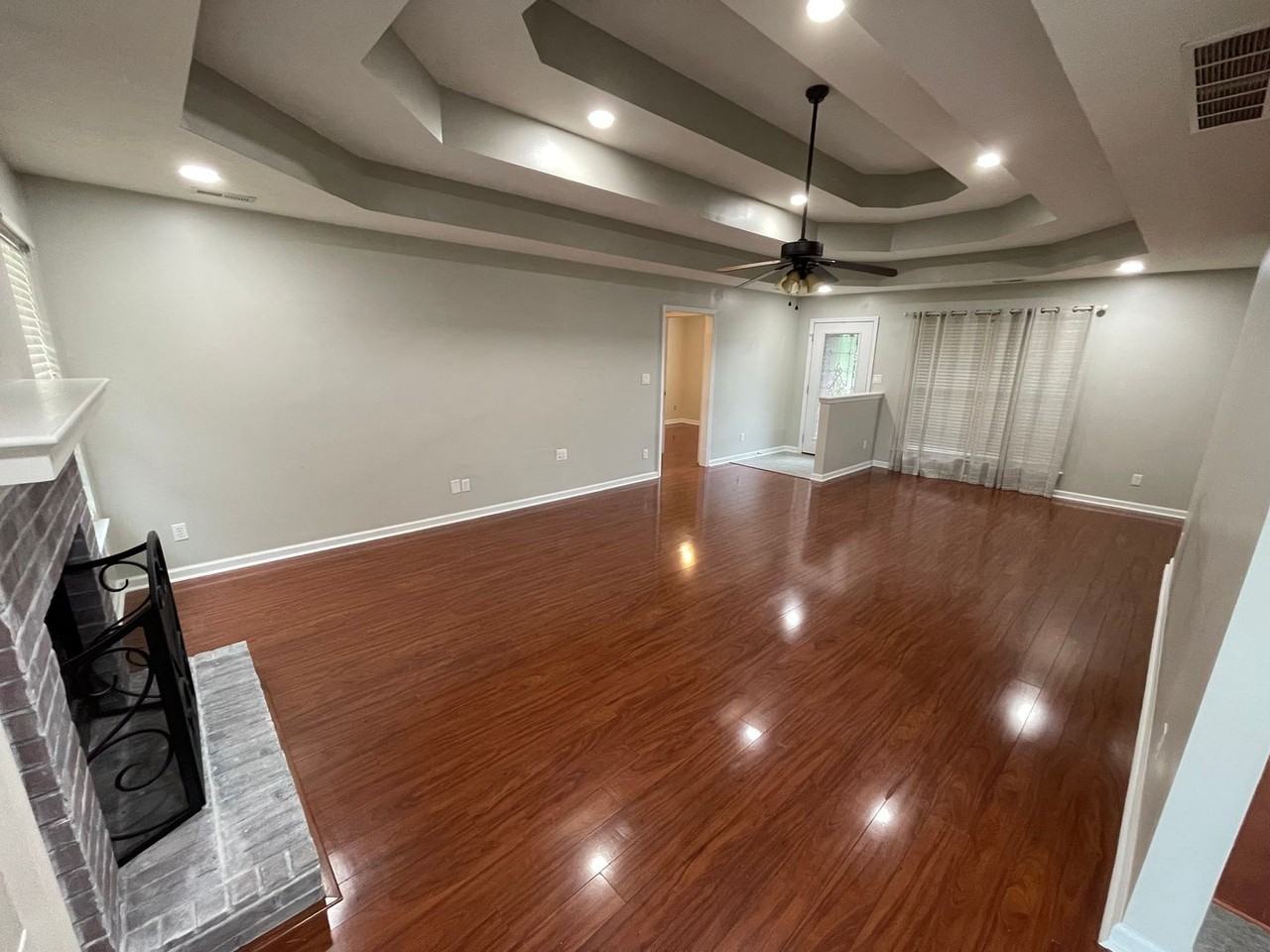 1547 Overlook Cir - Photo 5 of 27