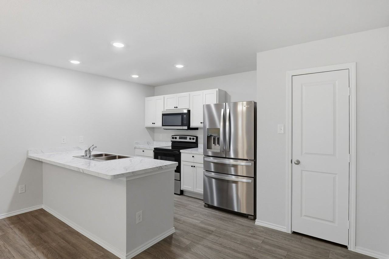853 Eagles Nest Dr - Photo 3 of 32