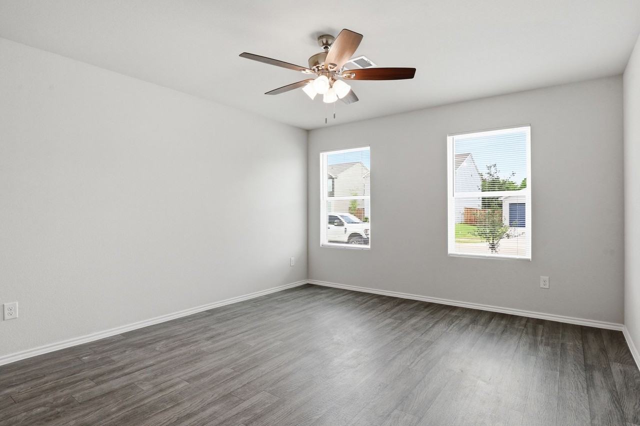 853 Eagles Nest Dr - Photo 5 of 32