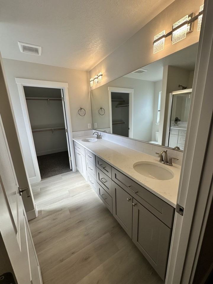 10518 Chinook Dr - Photo 2 of 16