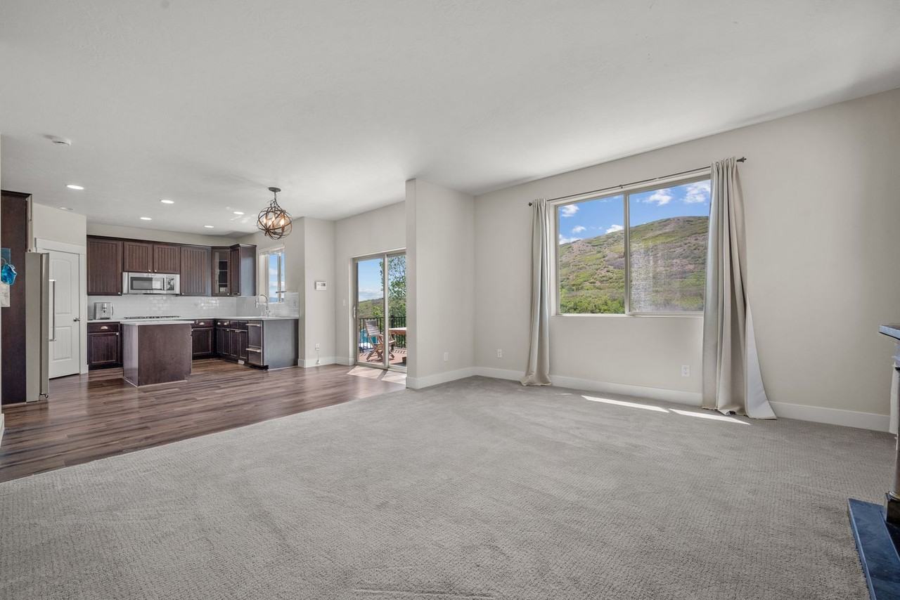 16056 S Fielding Hill Ln - Photo 4 of 42